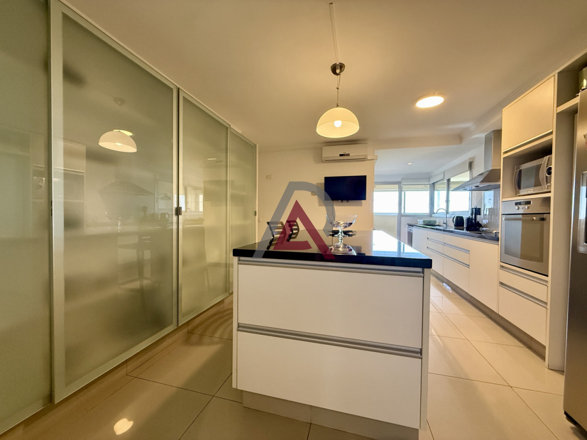 Apartamento ID.246 - VENTA y ALQUILER APARTAMENTO 3 Dorm - BRAVA