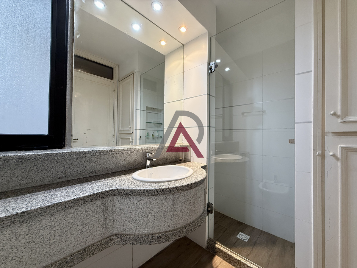 Apartamento ID.265 - VENTA APARTAMENTO en PDE. - Frente al mar. - Península