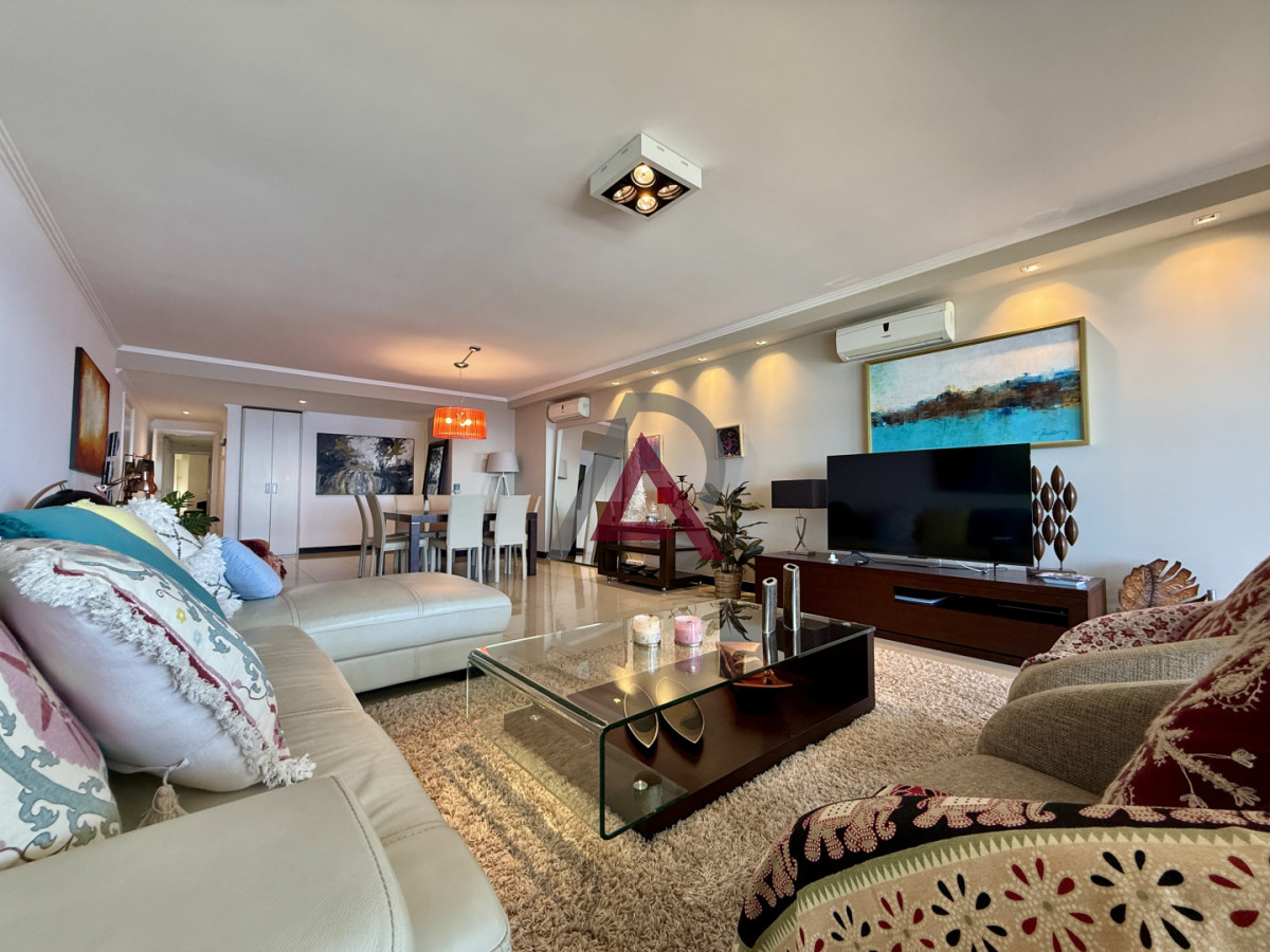 Apartamento ID.246 - VENTA y ALQUILER APARTAMENTO 3 Dorm - BRAVA