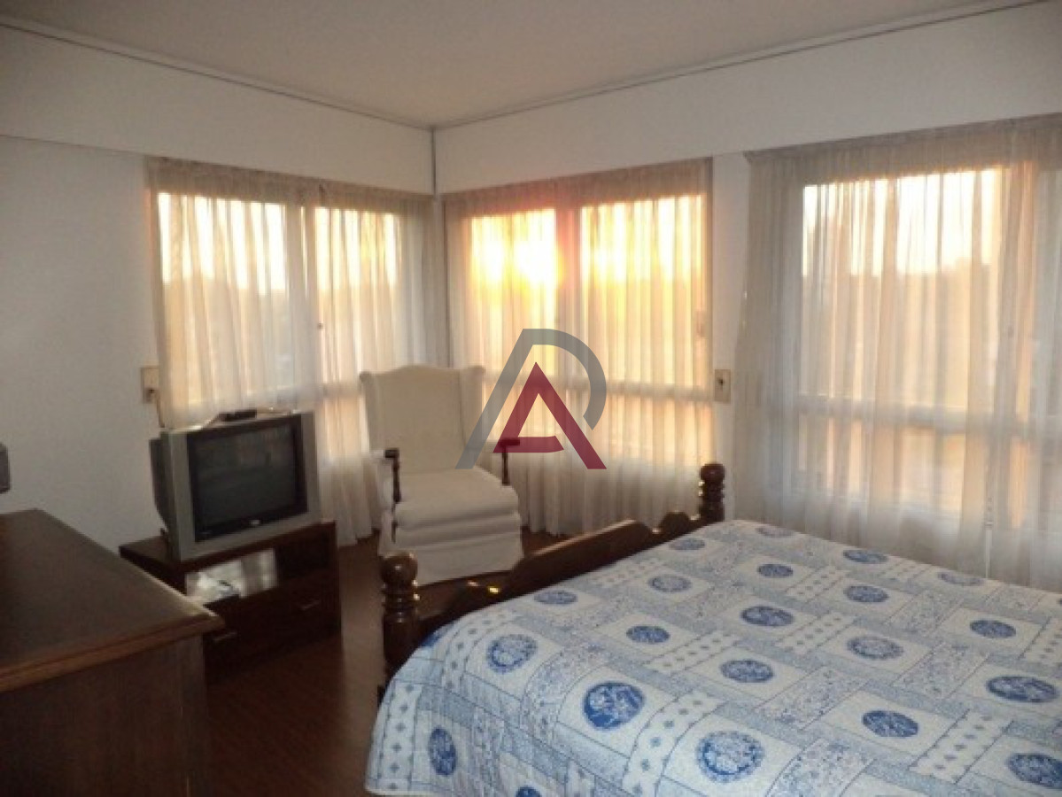 Apartamento ID.259 - Ubicado sobre la Avda. ROOSVELT, estratégicamente a metros del Punta Shopping  ESCUCHA OFERTAS