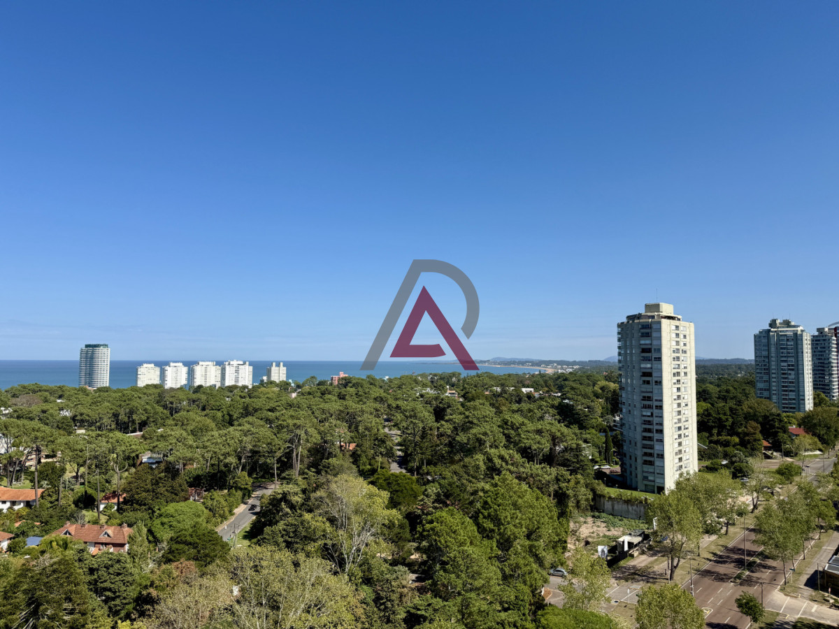 Apartamento ID.290 - Venta de Apartamento  Parquemar Bosque  Parada 15 de Av. Roosevelt, Punta del Este
