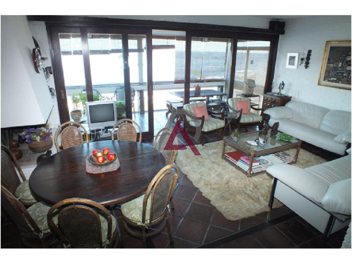 Apartamento ID.265 - VENTA APARTAMENTO en PDE. - Frente al mar. - Península