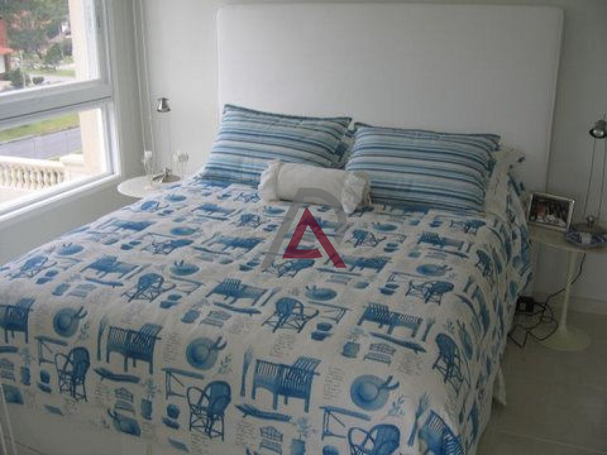 Apartamento ID.287 - VENTA APARTAMENTO 3 Dorm, 3 Baños - MANSA- Punta del Este
