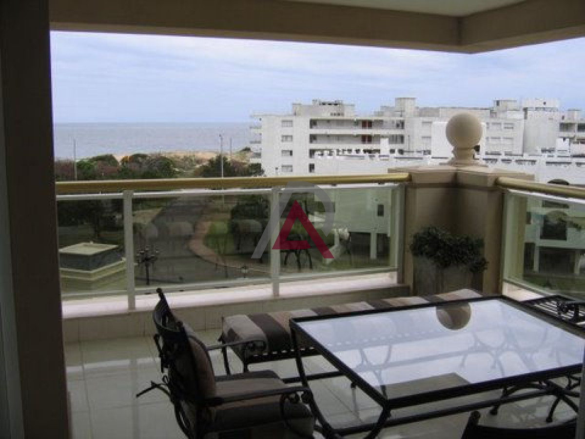 Apartamento ID.287 - VENTA APARTAMENTO 3 Dorm, 3 Baños - MANSA- Punta del Este