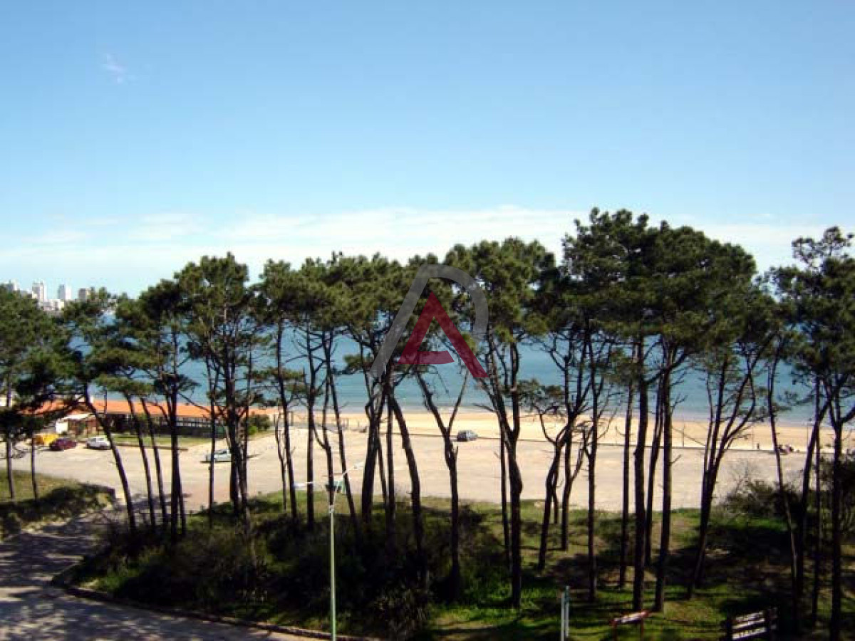 Apartamento ID.299 - VENTA APARTAMENTO EN MANSA- 3 Dorm. PDE - ALQUILER Temporada