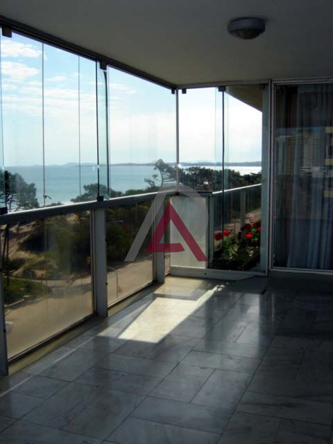 Apartamento ID.299 - VENTA APARTAMENTO EN MANSA- 3 Dorm. PDE - ALQUILER Temporada