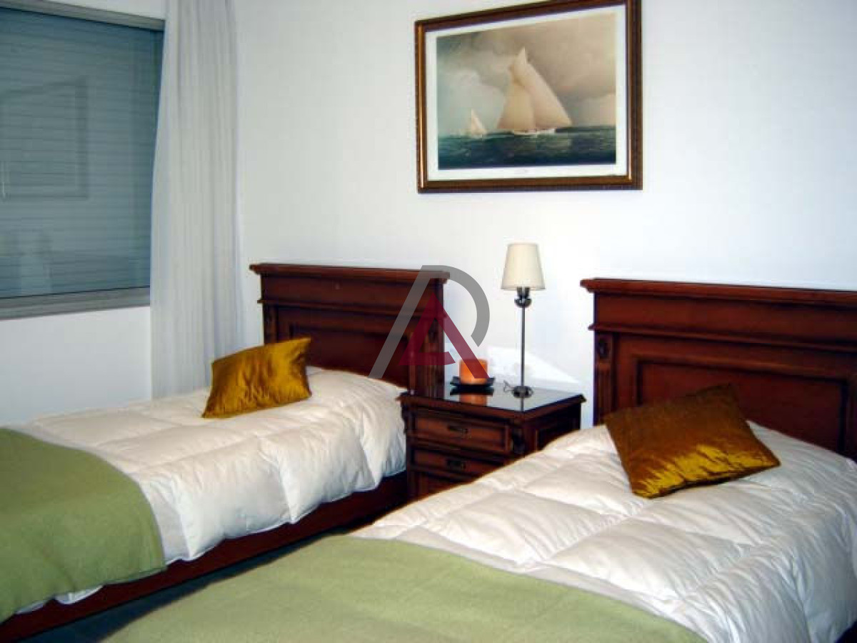 Apartamento ID.299 - VENTA APARTAMENTO EN MANSA- 3 Dorm. PDE - ALQUILER Temporada