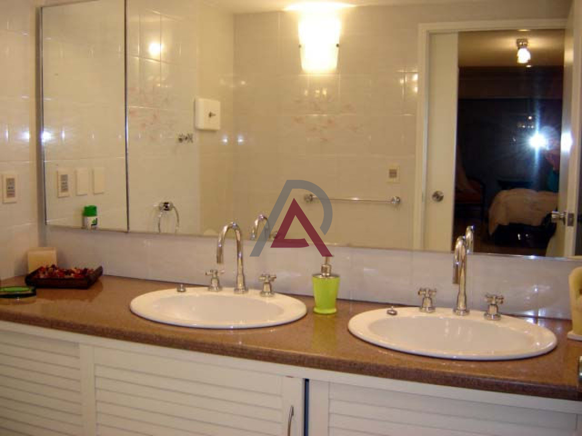 Apartamento ID.299 - VENTA APARTAMENTO EN MANSA- 3 Dorm. PDE - ALQUILER Temporada