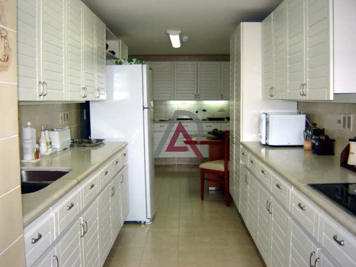 Apartamento ID.299 - VENTA APARTAMENTO EN MANSA- 3 Dorm. PDE - ALQUILER Temporada