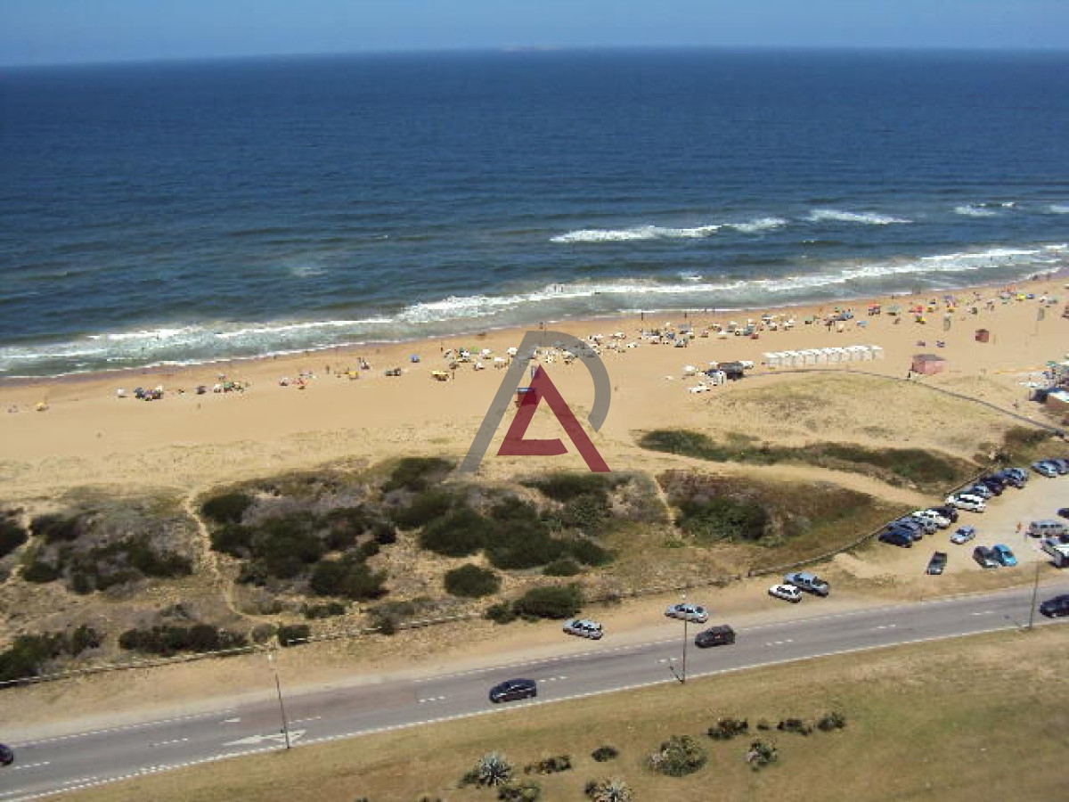 Apartamento ID.246 - VENTA y ALQUILER APARTAMENTO 3 Dorm - BRAVA