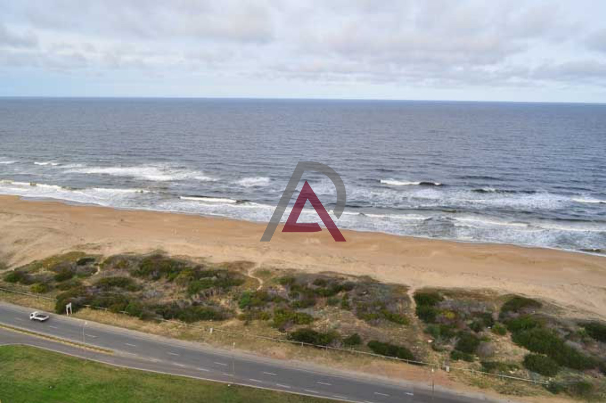 Apartamento ID.246 - VENTA y ALQUILER APARTAMENTO 3 Dorm - BRAVA