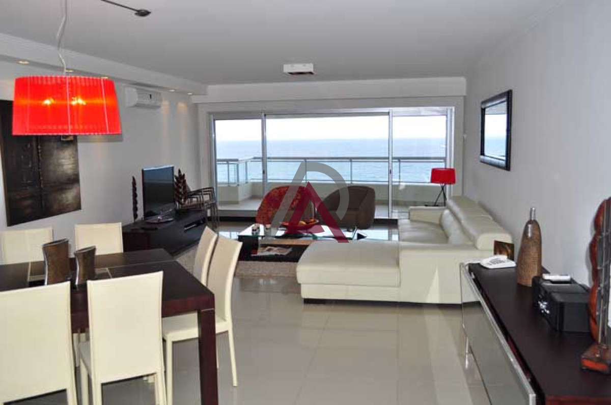 Apartamento ID.246 - VENTA y ALQUILER APARTAMENTO 3 Dorm - BRAVA