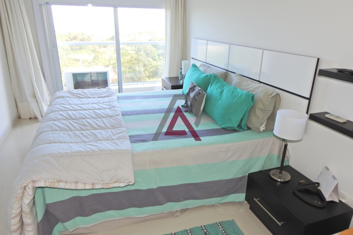 Apartamento ID.303 - VENTA APARTAMENTO 3 Dor. 2 B.- P.17 Roosevelt-PDE - 097.094.674