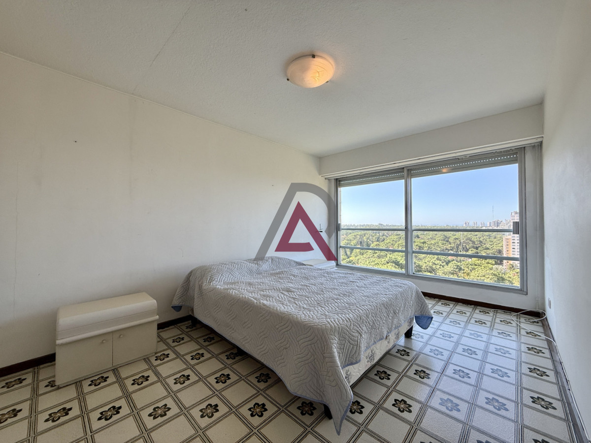 Apartamento ID.290 - Venta de Apartamento  Parquemar Bosque  Parada 15 de Av. Roosevelt, Punta del Este