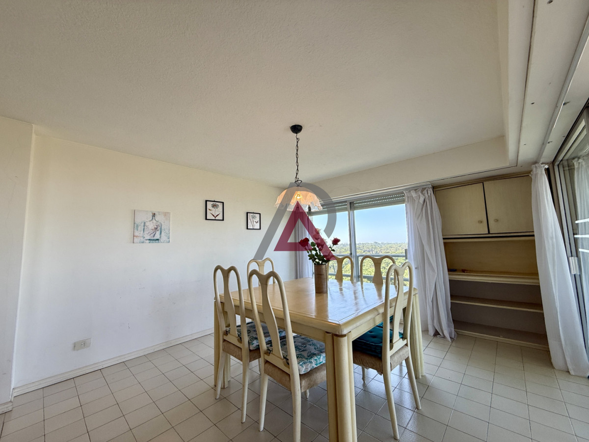 Apartamento ID.290 - Venta de Apartamento  Parquemar Bosque  Parada 15 de Av. Roosevelt, Punta del Este