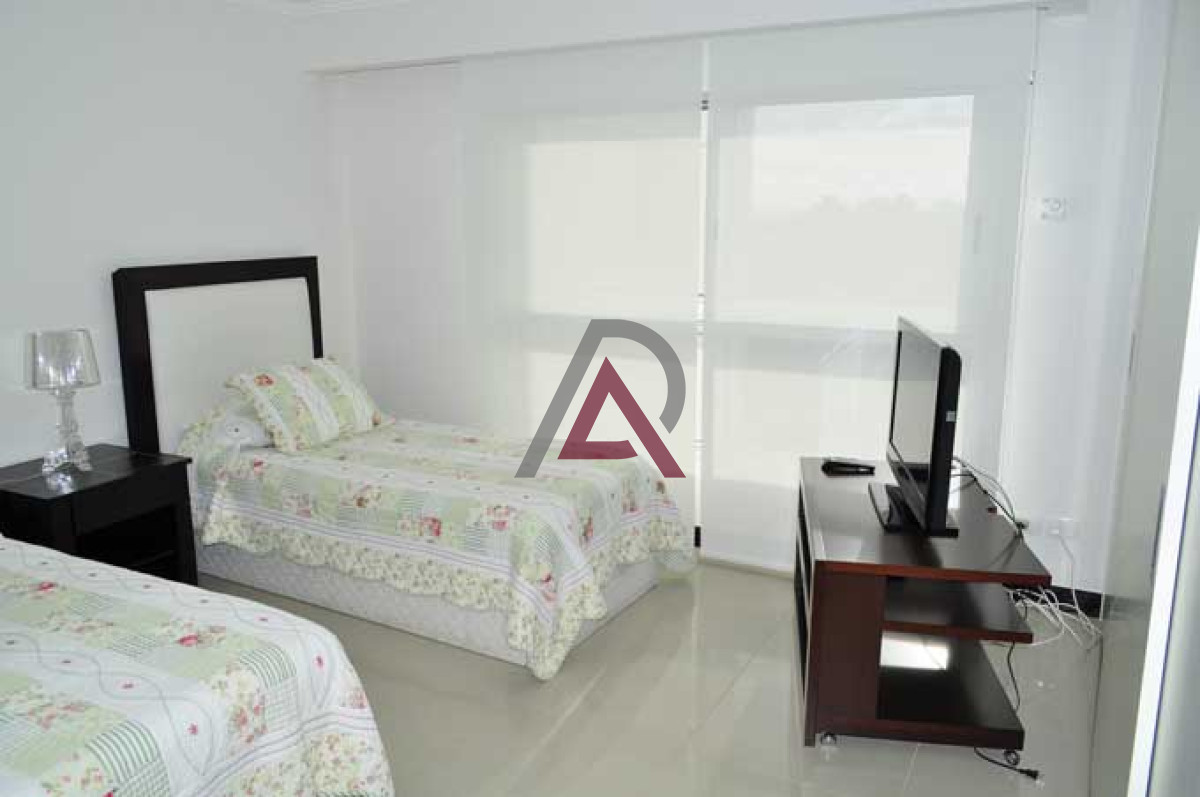 Apartamento ID.246 - VENTA y ALQUILER APARTAMENTO 3 Dorm - BRAVA