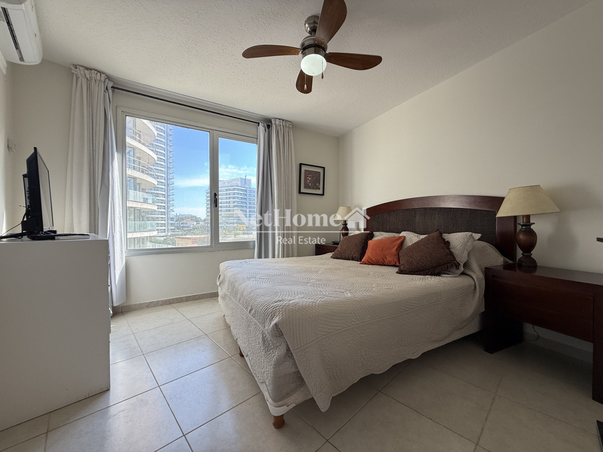 Apartamento ID.620 - edificio Torre O en playa brava.