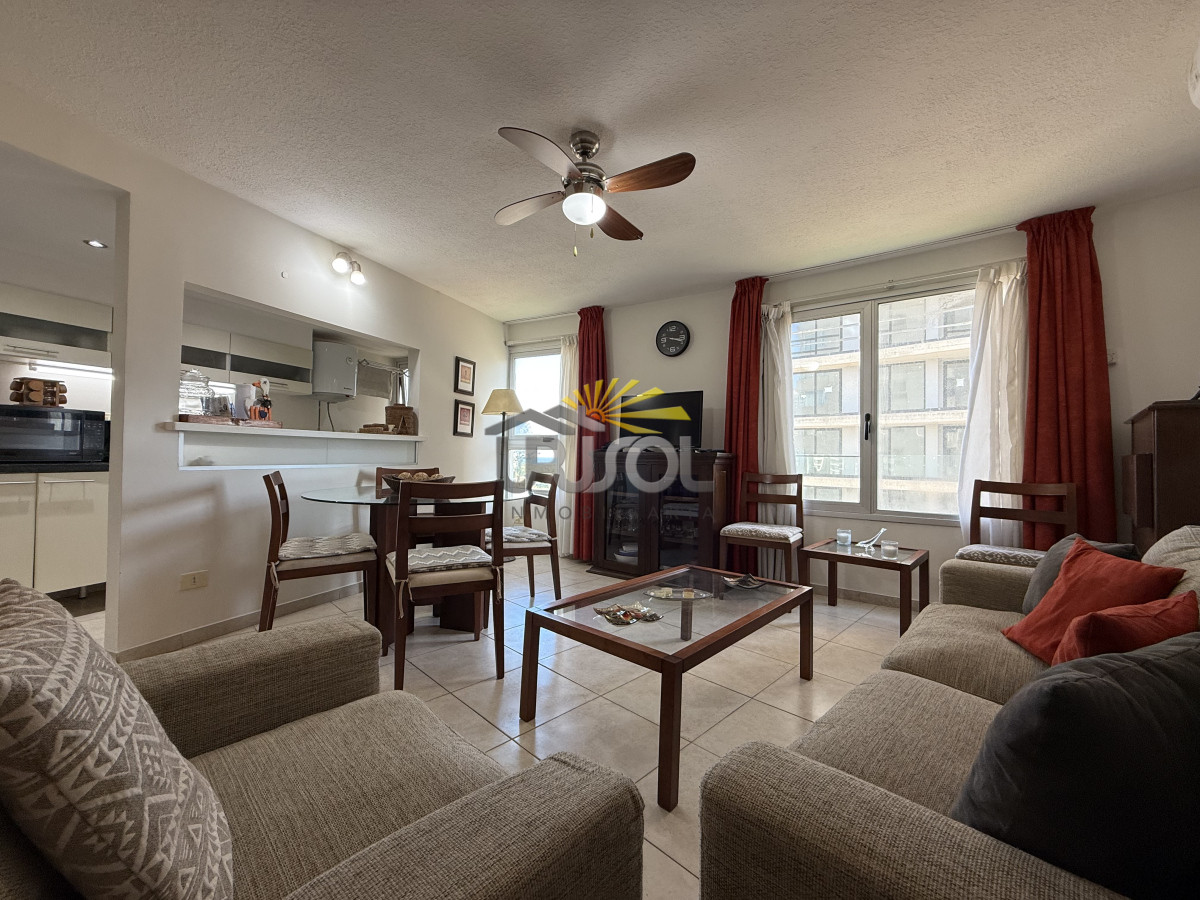 Apartamento ID.80 - edificio Torre O en playa brava.