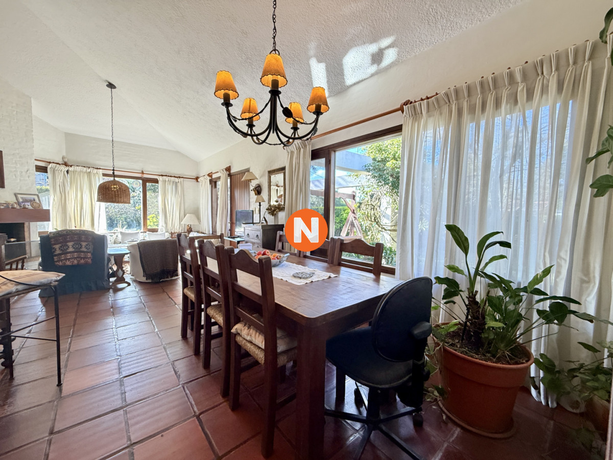 Casa Ref.225914 - CASA EN VENTA - BARRIO CANTEGRIL, AV. CÓRDOVA