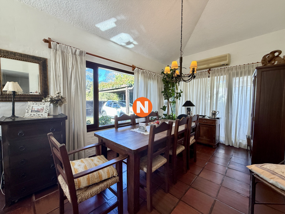Casa Ref.225914 - CASA EN VENTA - BARRIO CANTEGRIL, AV. CÓRDOVA
