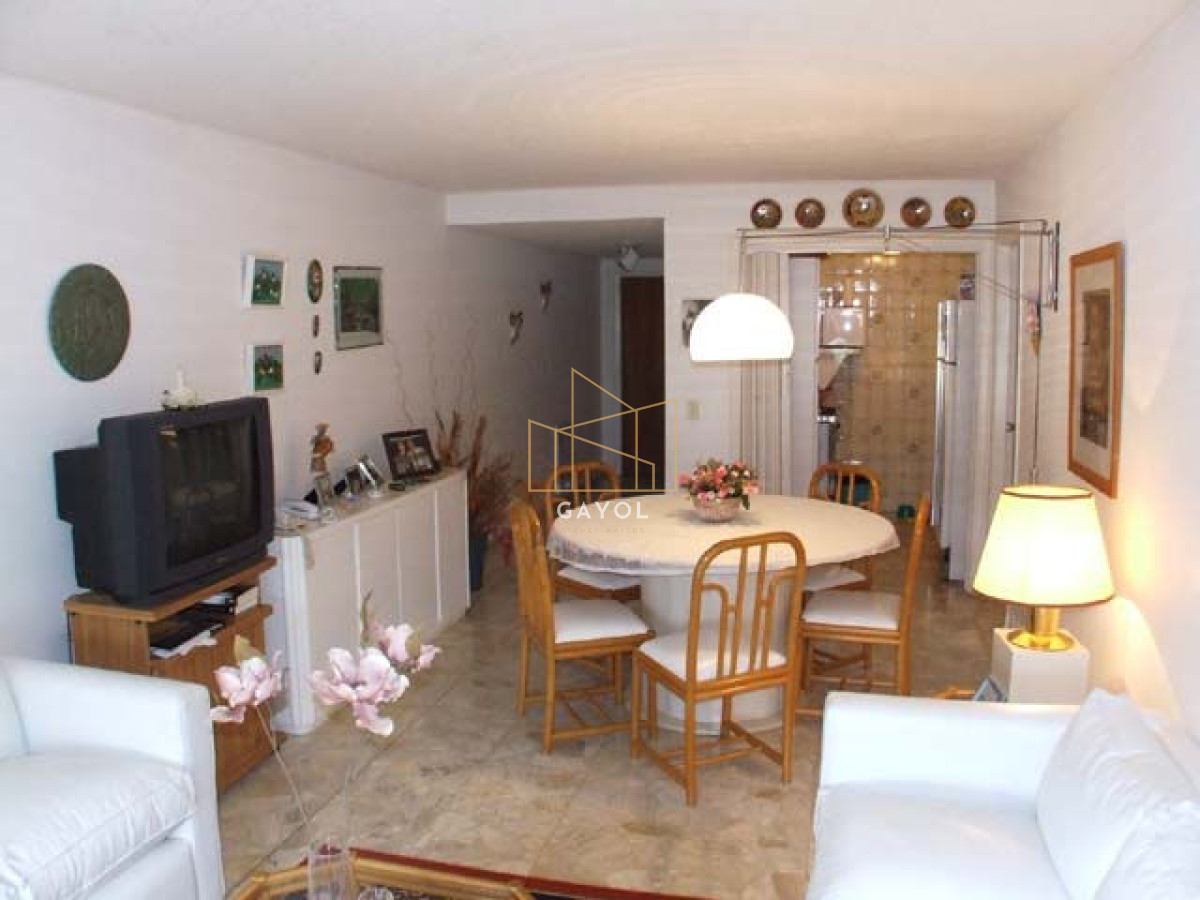 Apartamento ID.817 - Oportunidad Única  sobre el mar