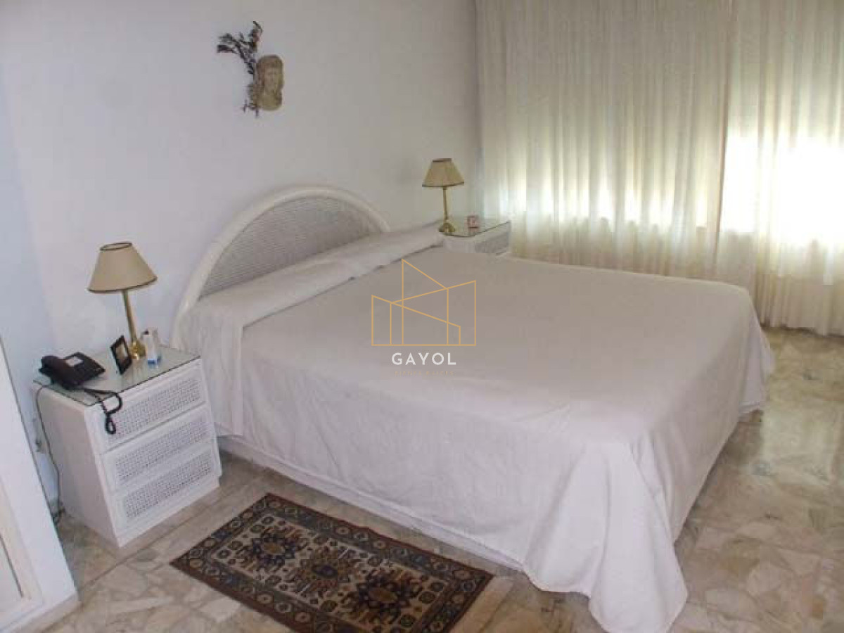 Apartamento ID.817 - Oportunidad Única  sobre el mar