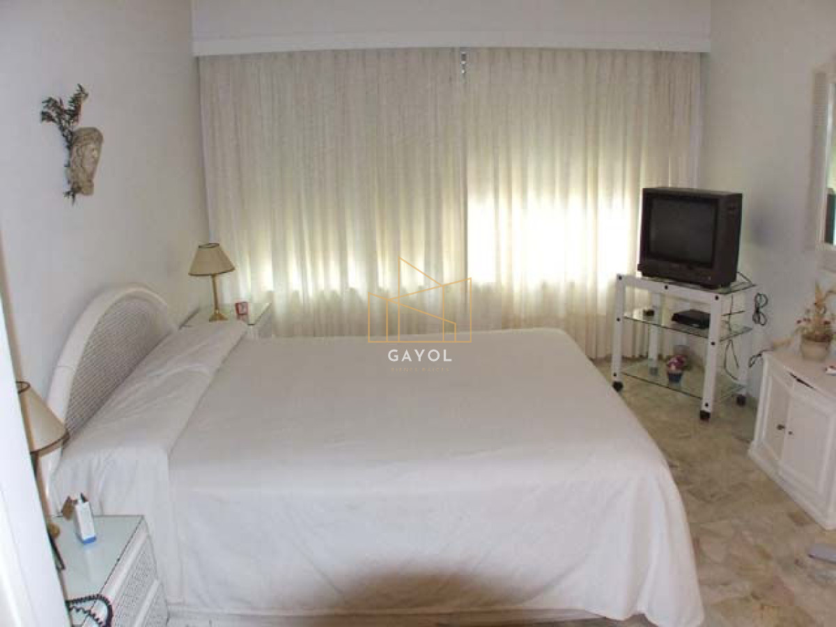 Apartamento ID.817 - Oportunidad Única  sobre el mar