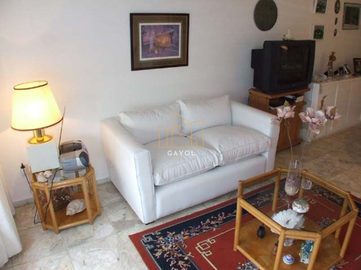 Apartamento ID.817 - Oportunidad Única  sobre el mar