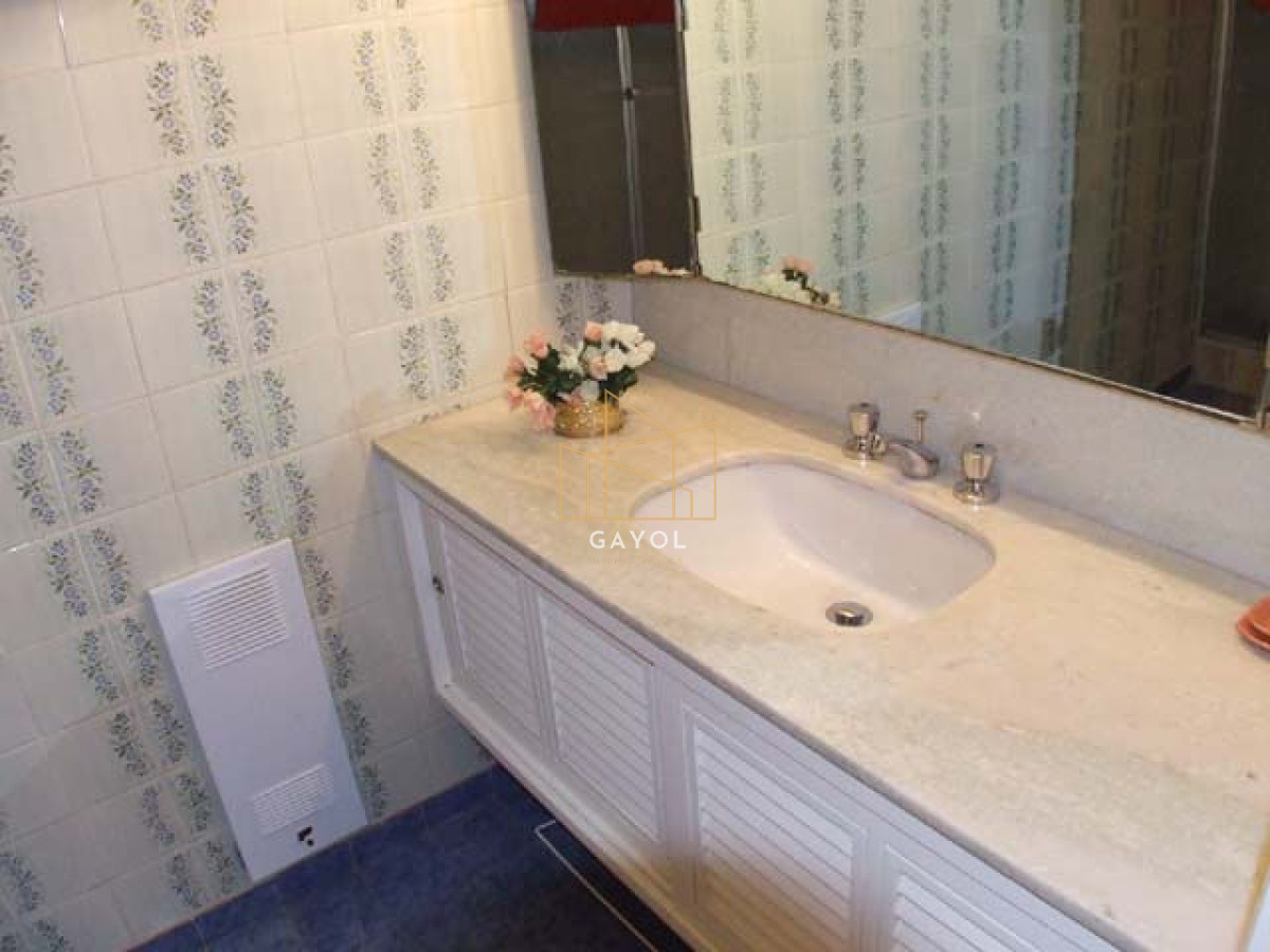 Apartamento ID.817 - Oportunidad Única  sobre el mar