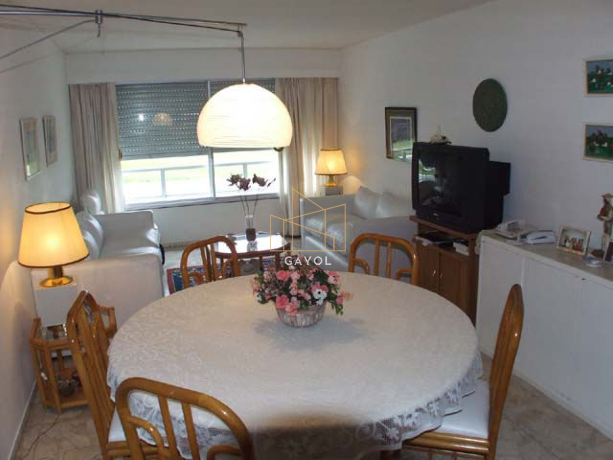 Apartamento ID.817 - Oportunidad Única  sobre el mar