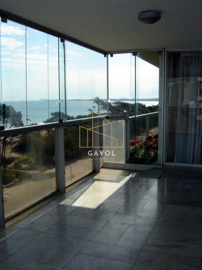 Apartamento ID.1231 - Playa mansa amplia terraza 