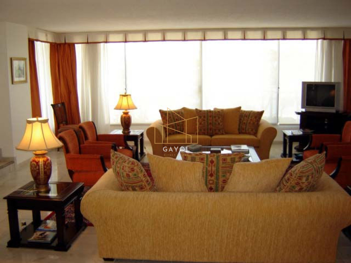 Apartamento ID.1231 - Playa mansa amplia terraza 