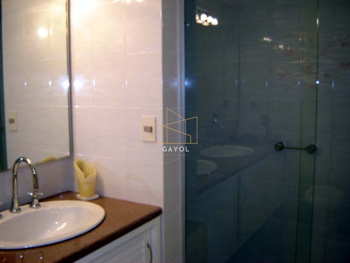 Apartamento ID.1231 - Playa mansa amplia terraza 