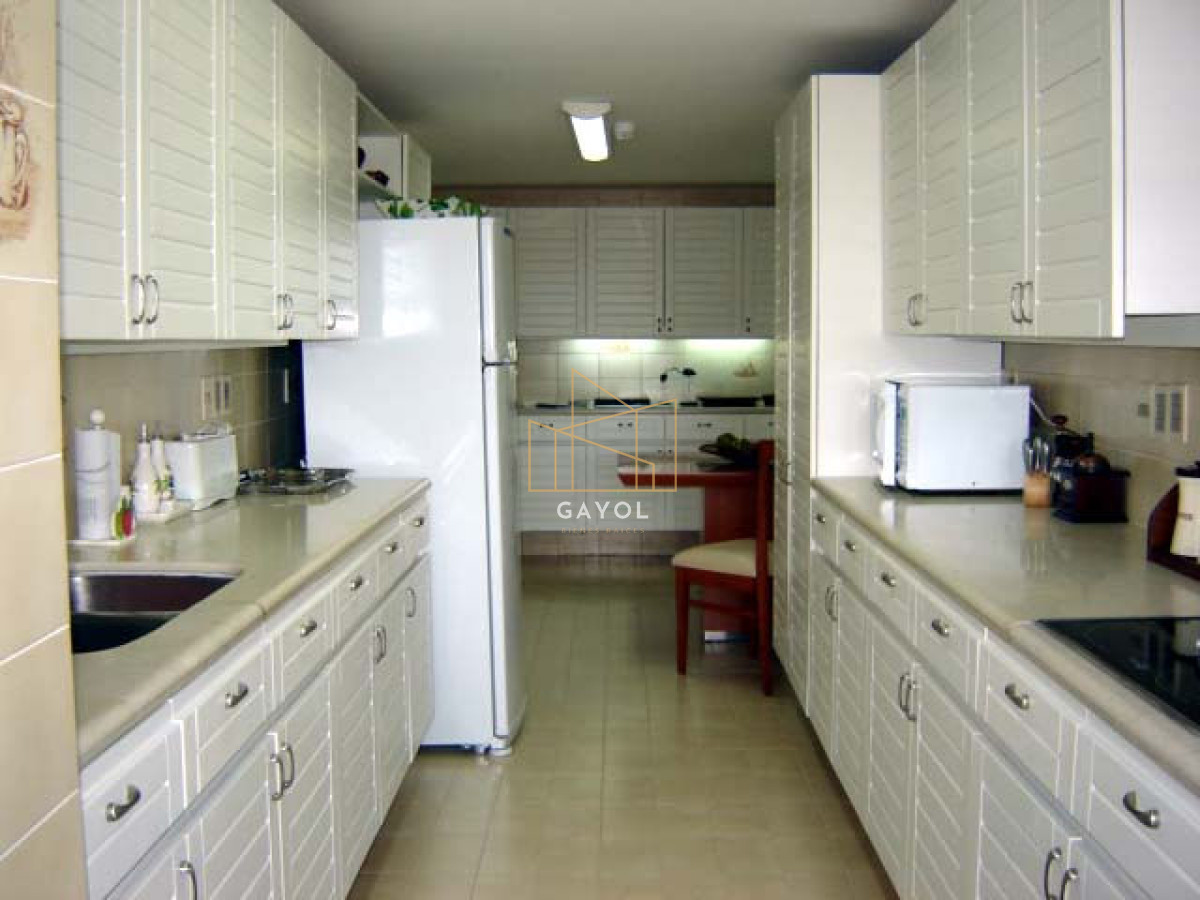 Apartamento ID.1231 - Playa mansa amplia terraza 