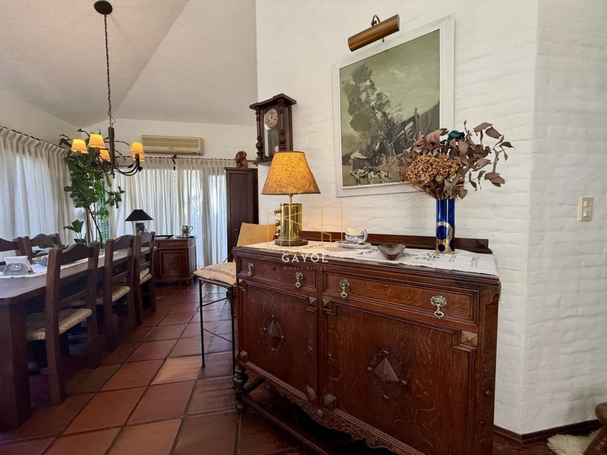 Casa ID.1501 - CASA EN VENTA - BARRIO CANTEGRIL, AV. CÓRDOVA