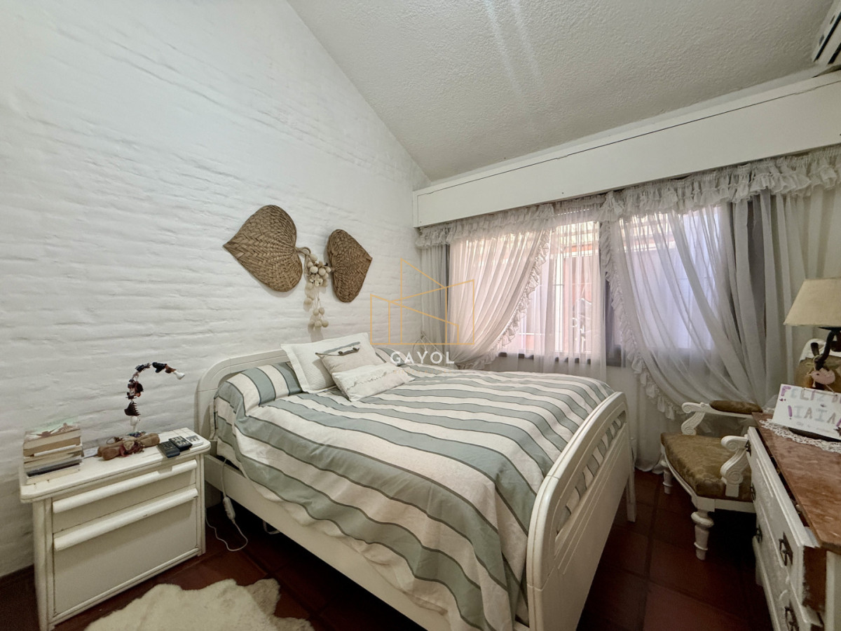 Casa ID.1501 - CASA EN VENTA - BARRIO CANTEGRIL, AV. CÓRDOVA