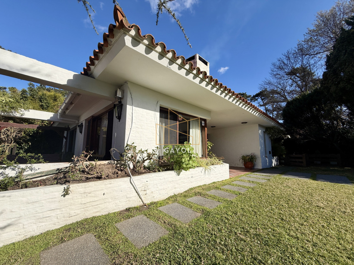 Casa ID.1501 - CASA EN VENTA - BARRIO CANTEGRIL, AV. CÓRDOVA