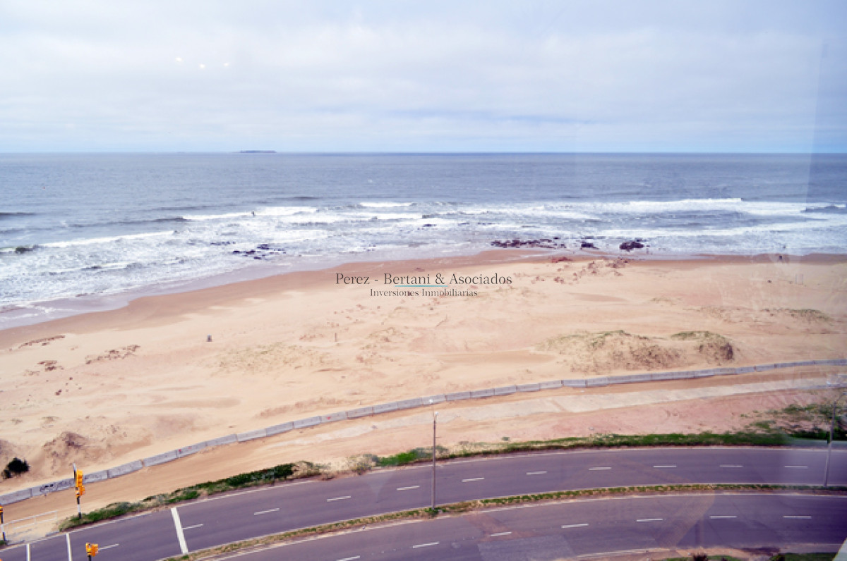 Apartamento ID.286 -  Venta Apartamento en Brava 3 dormitorios  Primera linea