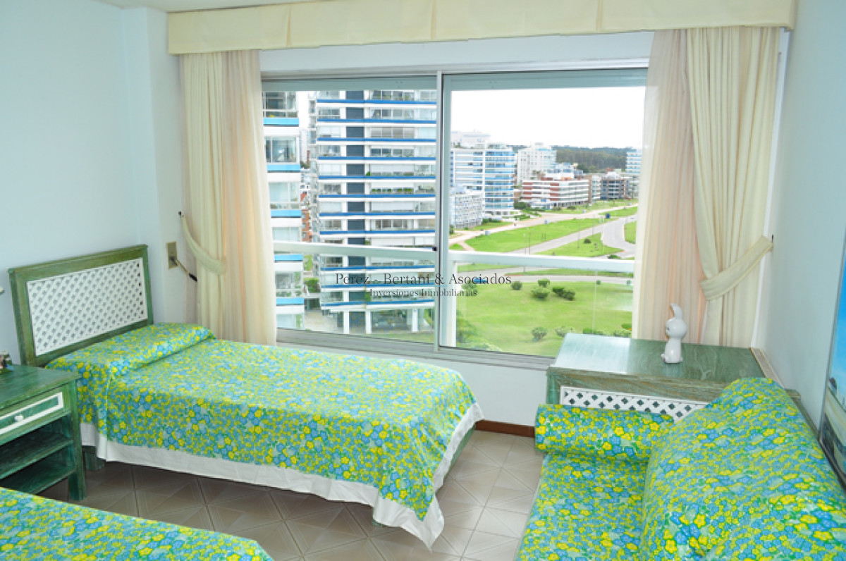 Apartamento ID.286 -  Venta Apartamento en Brava 3 dormitorios  Primera linea