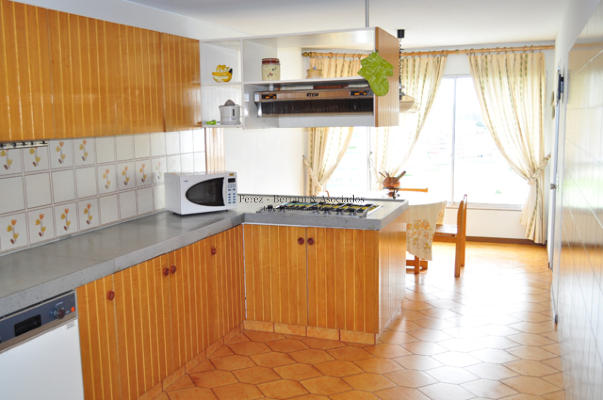 Apartamento ID.286 -  Venta Apartamento en Brava 3 dormitorios  Primera linea