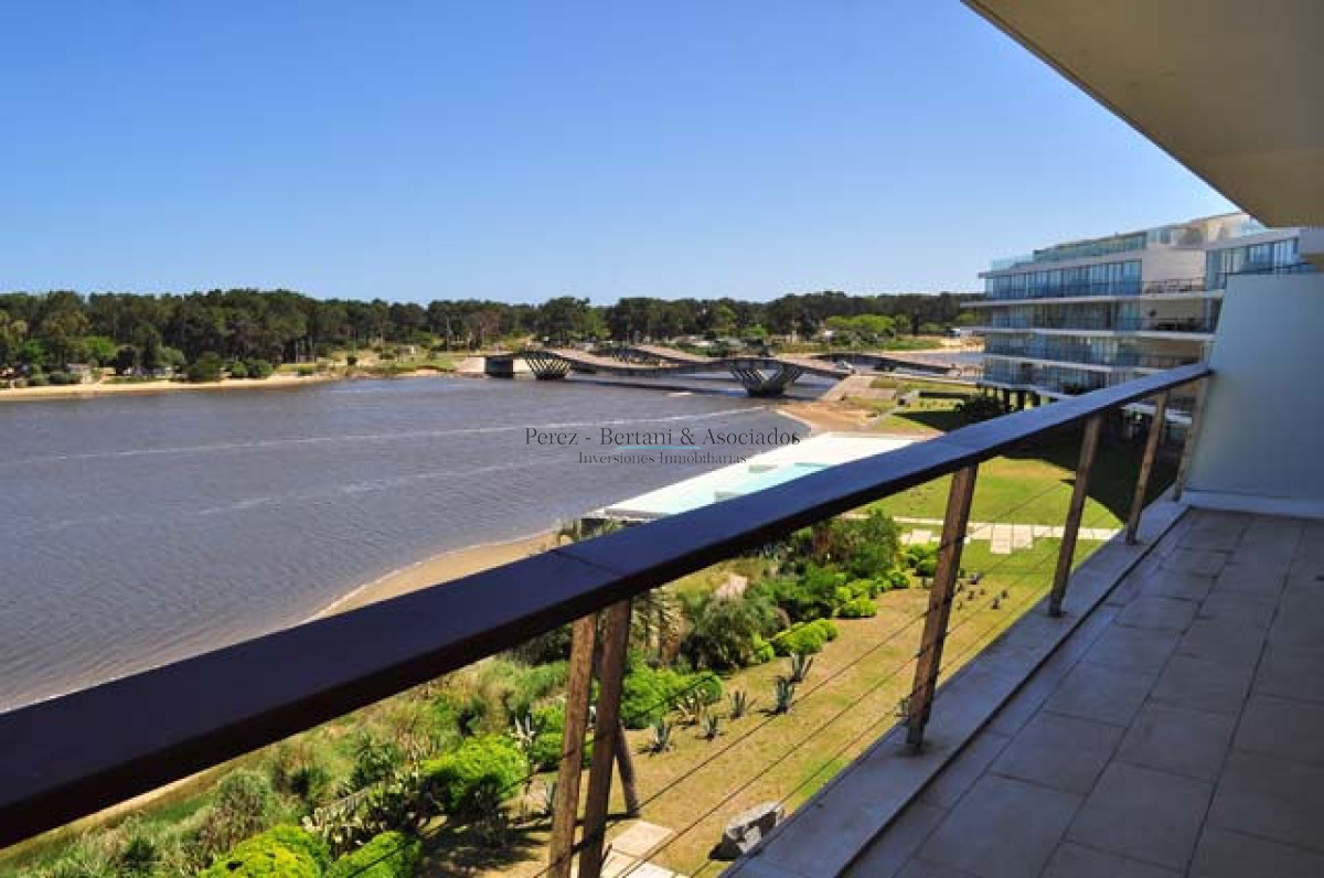 Apartamento ID.1052 -   Excelente ubicación! en la Barra