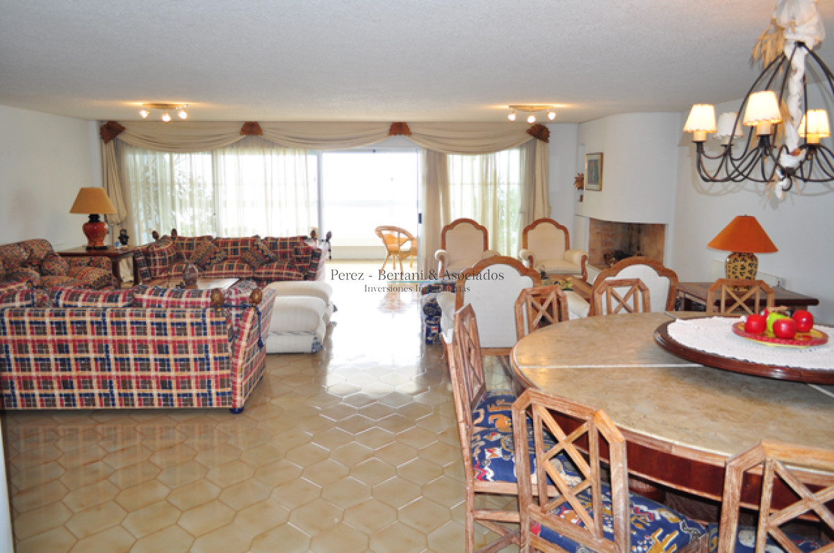 Apartamento ID.286 -  Venta Apartamento en Brava 3 dormitorios  Primera linea