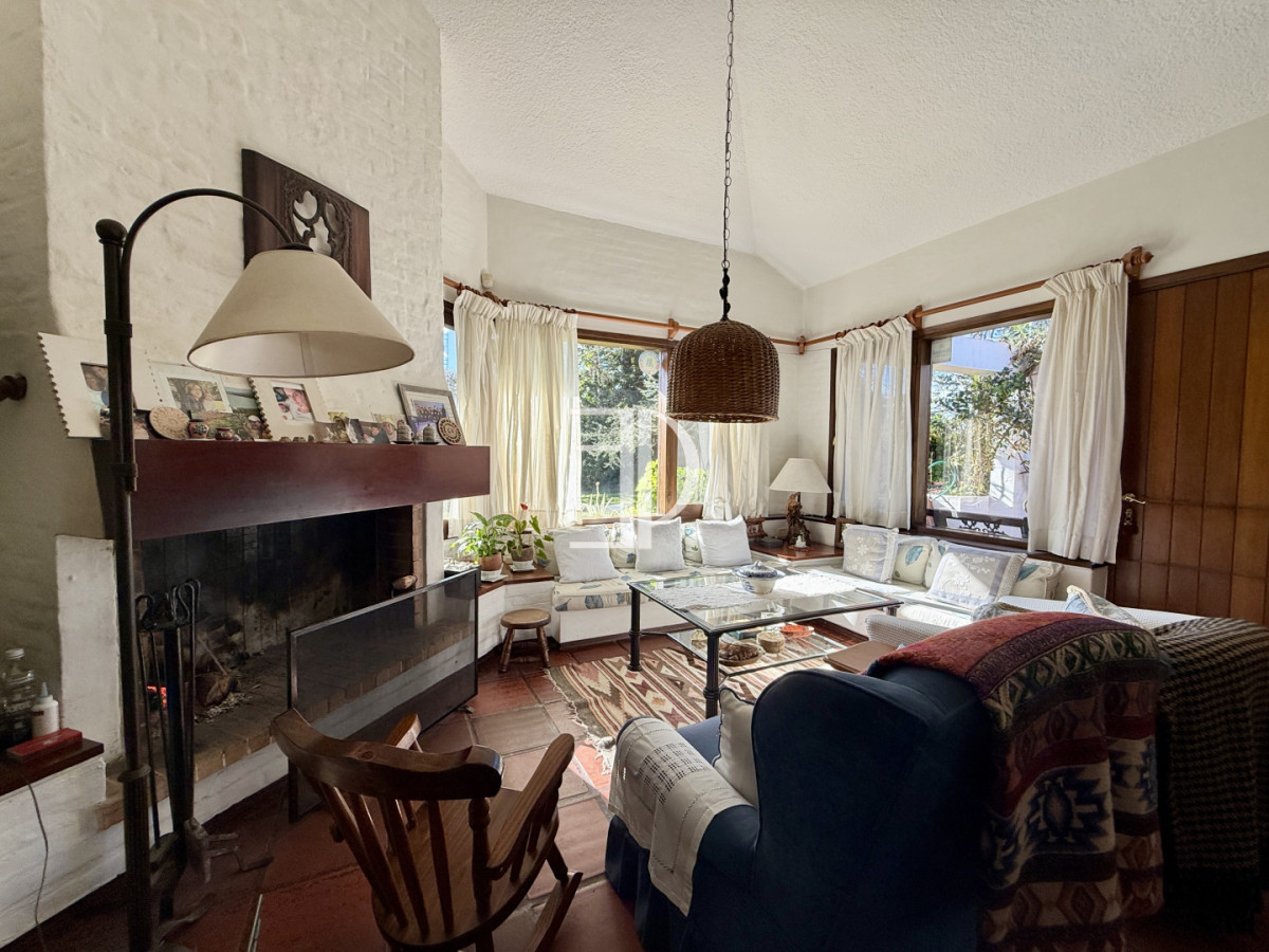 Casa ID.1629 - CASA EN VENTA - BARRIO CANTEGRIL, AV. CÓRDOBA