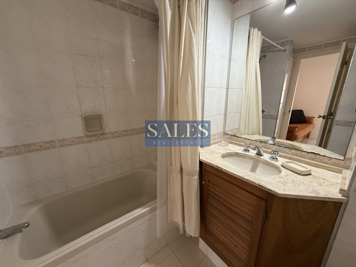 Apartamento ID.1240 - Apartamento en venta dormitorio y medio Punta del Este Torre triángulo Aidy Grill  