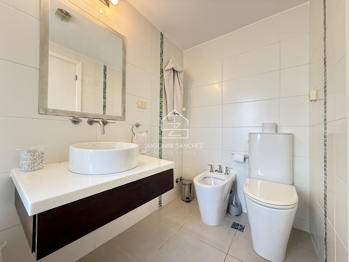 Apartamento ID.2747 - Apartamento en venta - Torre Manhattan, Punta del Este