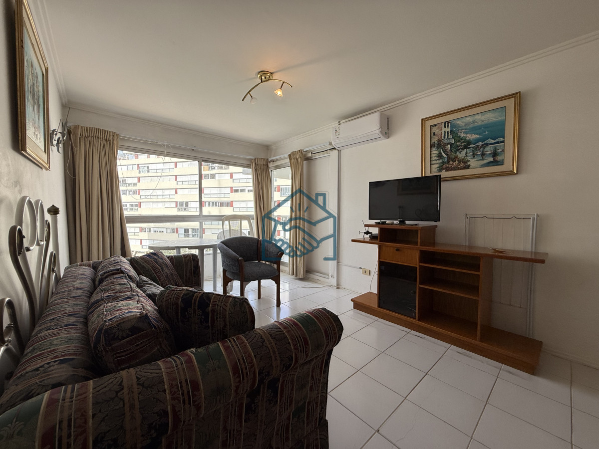 Apartamento ID.1419/ed-Triangulo-con-todos-los-servicios-a-pasos-del--mar - ed Triangulo con todos los servicios a pasos del  mar