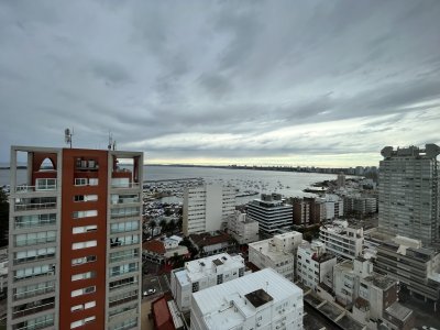 Apartamento ID.721/EN-PLENO-CENTRO-IMPECABLE - EN PLENO CENTRO IMPECABLE