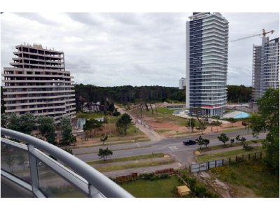 Apartamento ID.1331/Roosevelt,-Punta-del-Este-Piso-alto-con-Vista-al-Mar!-,-cómodo-y-muy-Luminoso-.-Modenos-muebles!-- - Roosevelt, Punta del Este Piso alto con Vista al Mar! , cómodo y muy Luminoso . Modenos muebles!  