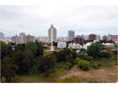 Apartamento ID.1331/Roosevelt,-Punta-del-Este-Piso-alto-con-Vista-al-Mar!-,-cómodo-y-muy-Luminoso-.-Modenos-muebles!-- - Roosevelt, Punta del Este Piso alto con Vista al Mar! , cómodo y muy Luminoso . Modenos muebles!  