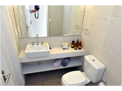 Apartamento ID.1331/Roosevelt,-Punta-del-Este-Piso-alto-con-Vista-al-Mar!-,-cómodo-y-muy-Luminoso-.-Modenos-muebles!-- - Roosevelt, Punta del Este Piso alto con Vista al Mar! , cómodo y muy Luminoso . Modenos muebles!  